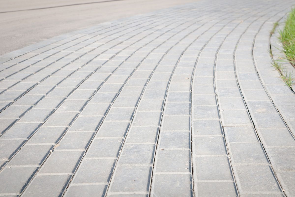 A properly laid out brick pavement
