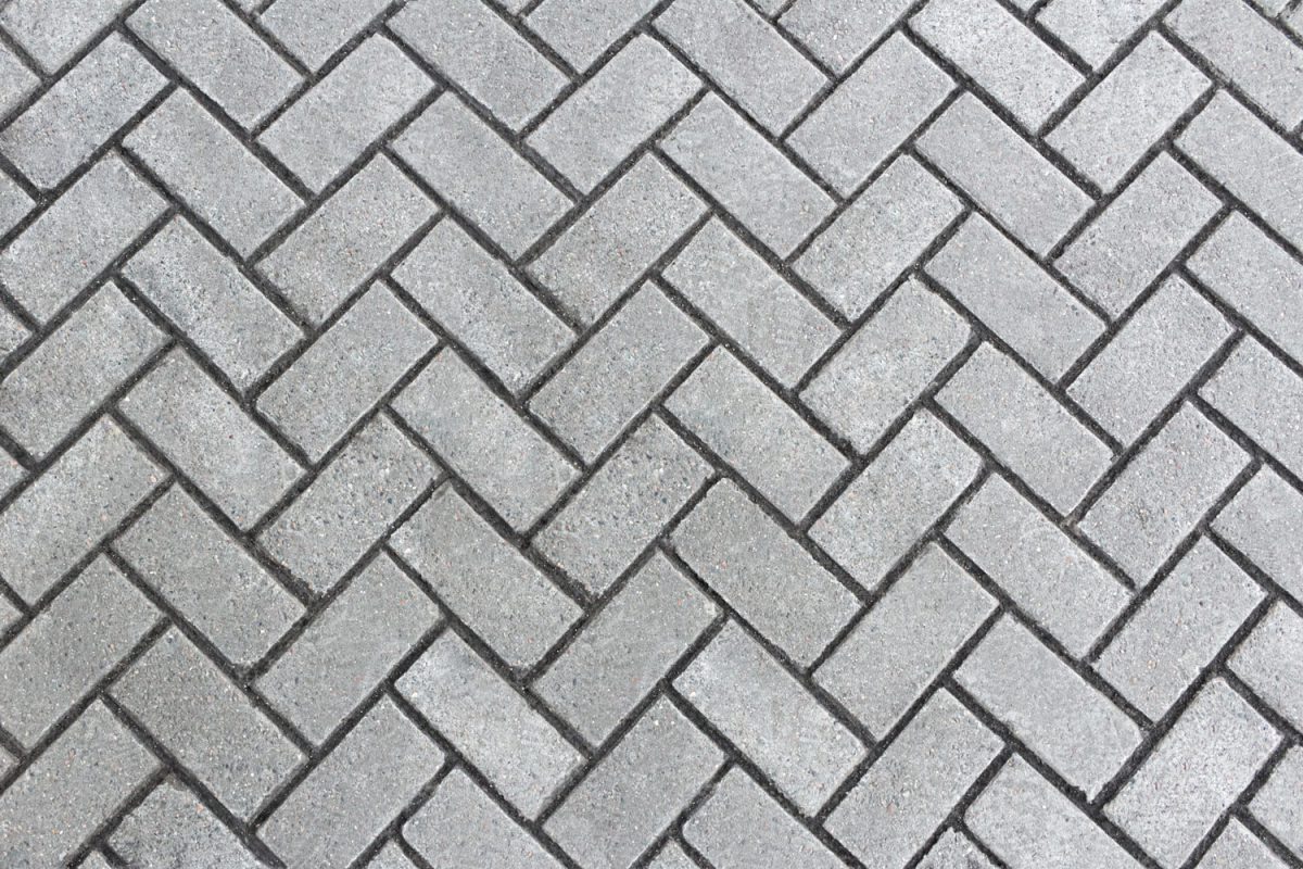 Diagonally arranged pavers