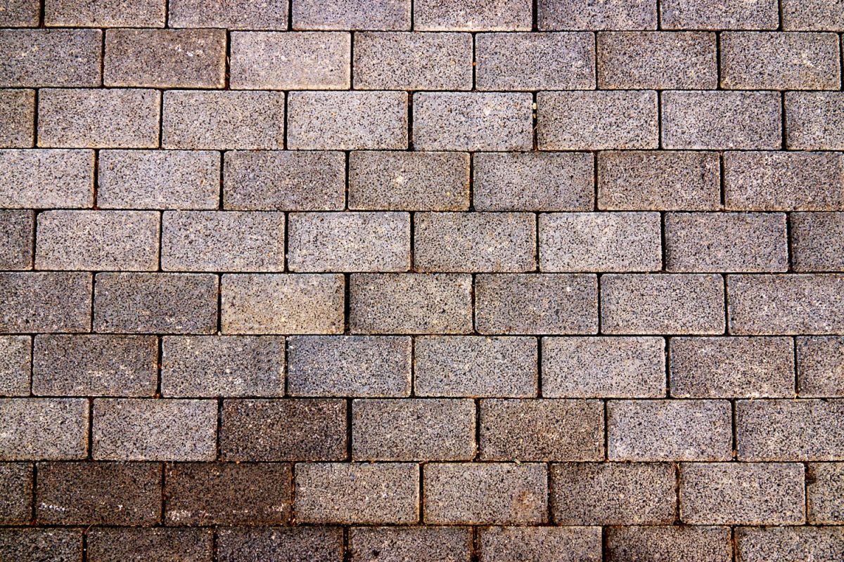 Coventry brick stone pavers used for the driveway