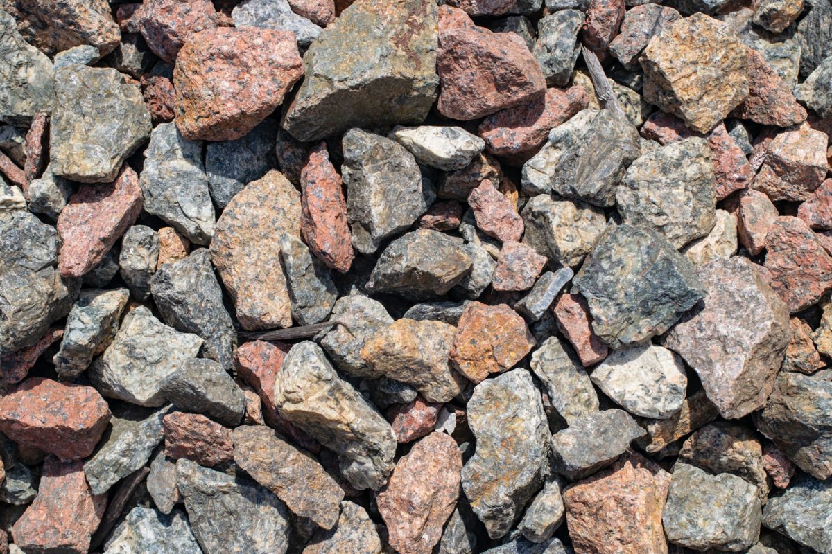 Irregular angular shapes of gravels