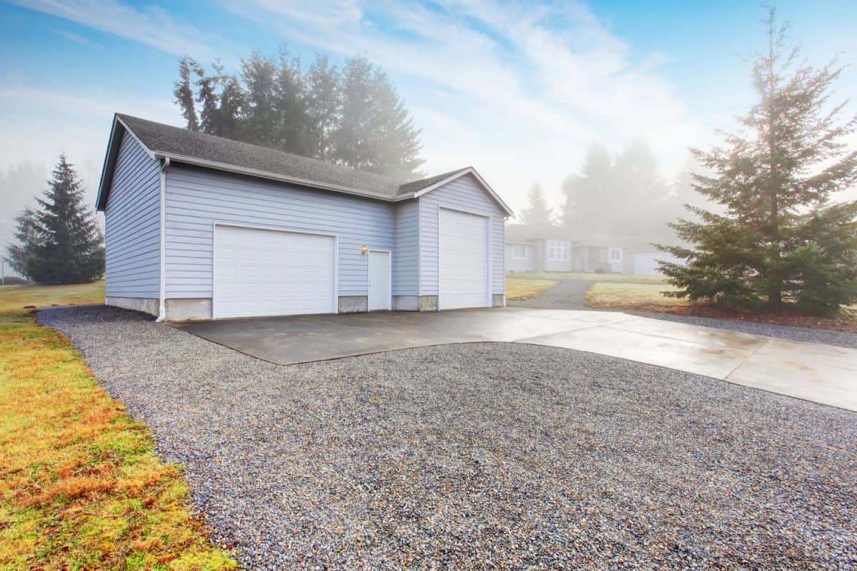 Separate garage and shop room with driveway, What Size Gravel For Driveway?