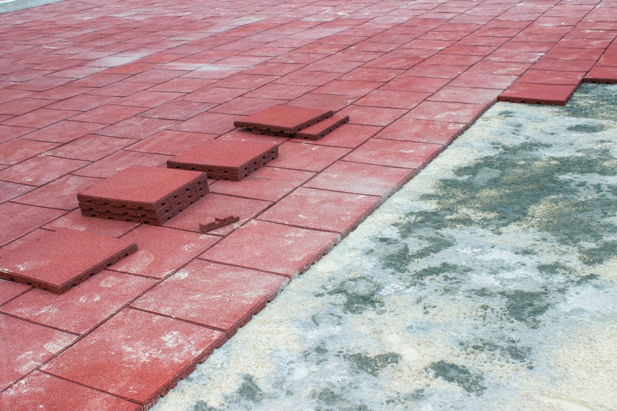Square rubber pavers for the patio